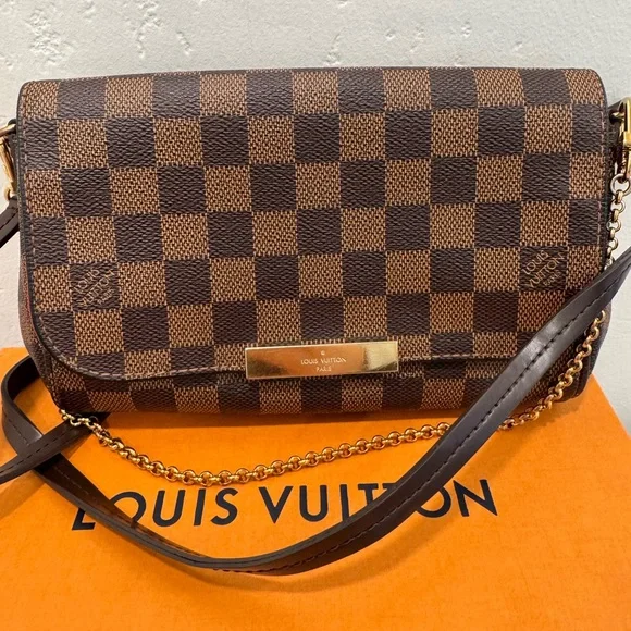 Louis Vuitton Favorite PM Crossbody Bag - Picture 2 of 9